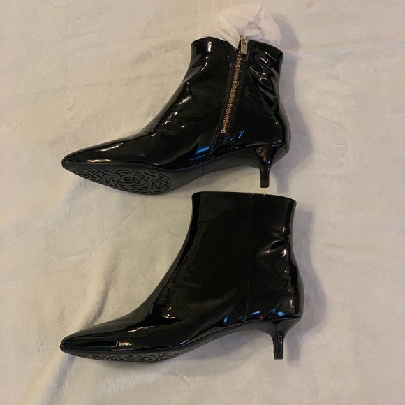 Taryn Rose New "Nora Patent" Black Patent Leather Booties, Size 11! - Picture 5 of 10